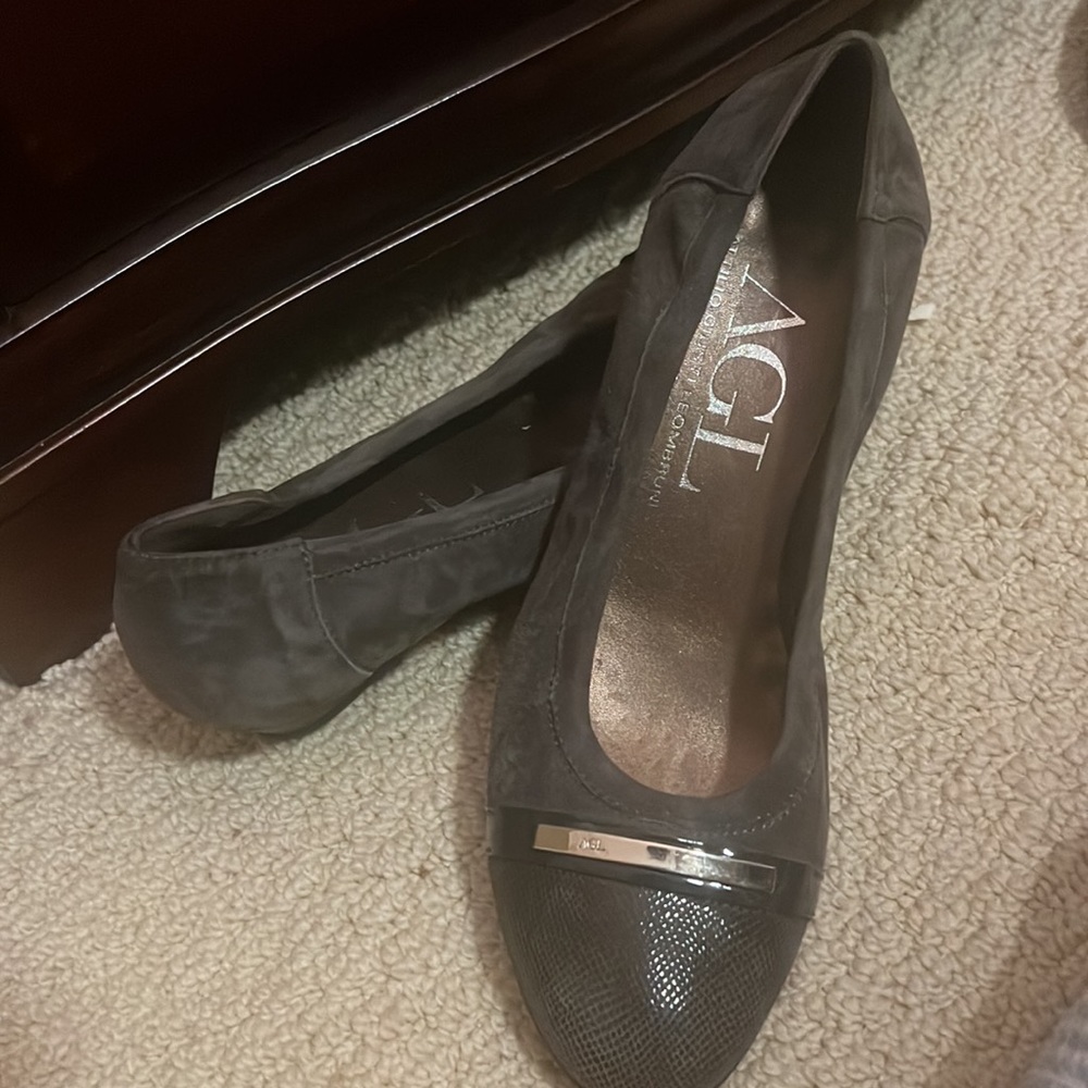 Attilio Giusti Leombruni black leather wedges